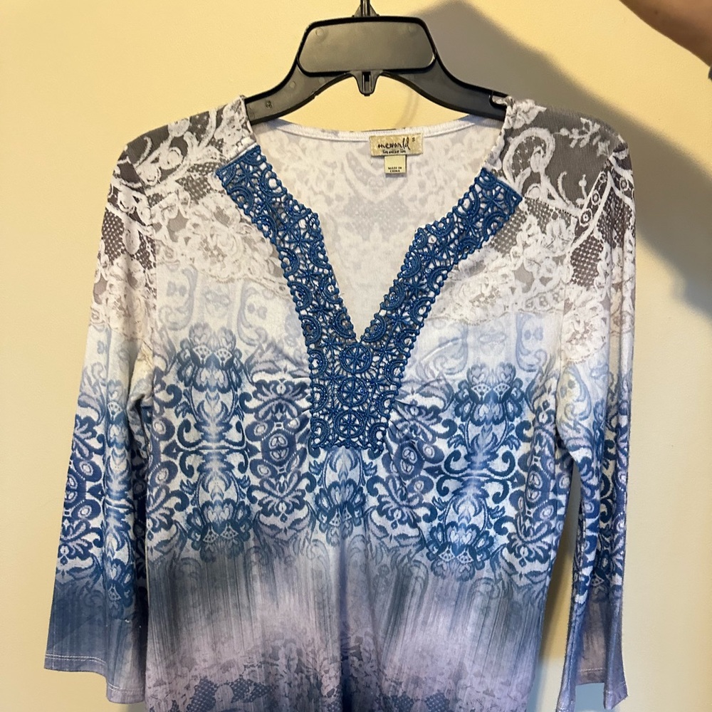 One world, long sleeve shirt